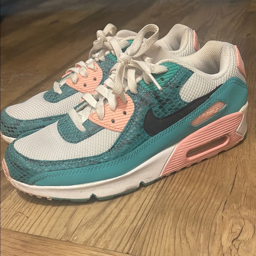 Nike Air Max 90 GS “Green Snakeskin” Pink DR8926-300 Size Women’s 8 or 6.5 Youth